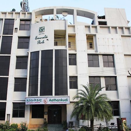Hotel Emerald Park Chennai Extérieur photo