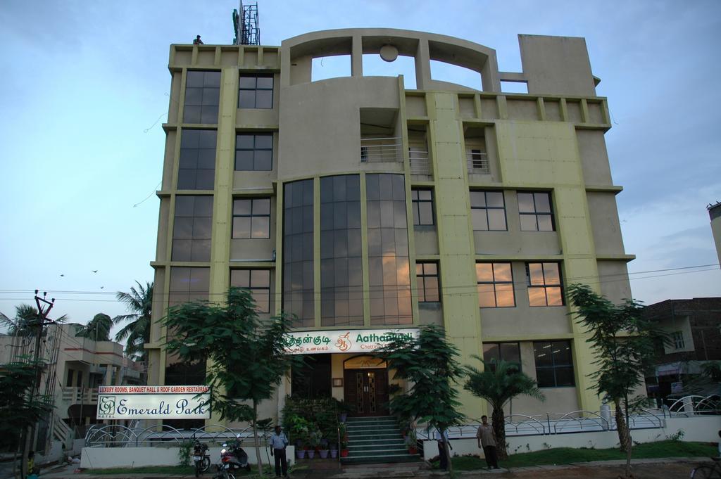 Hotel Emerald Park Chennai Extérieur photo