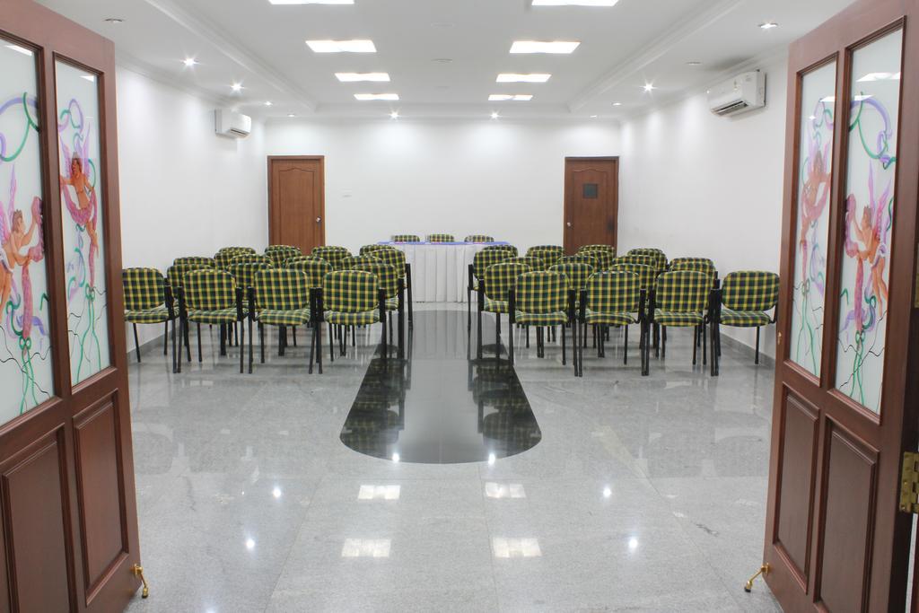 Hotel Emerald Park Chennai Extérieur photo