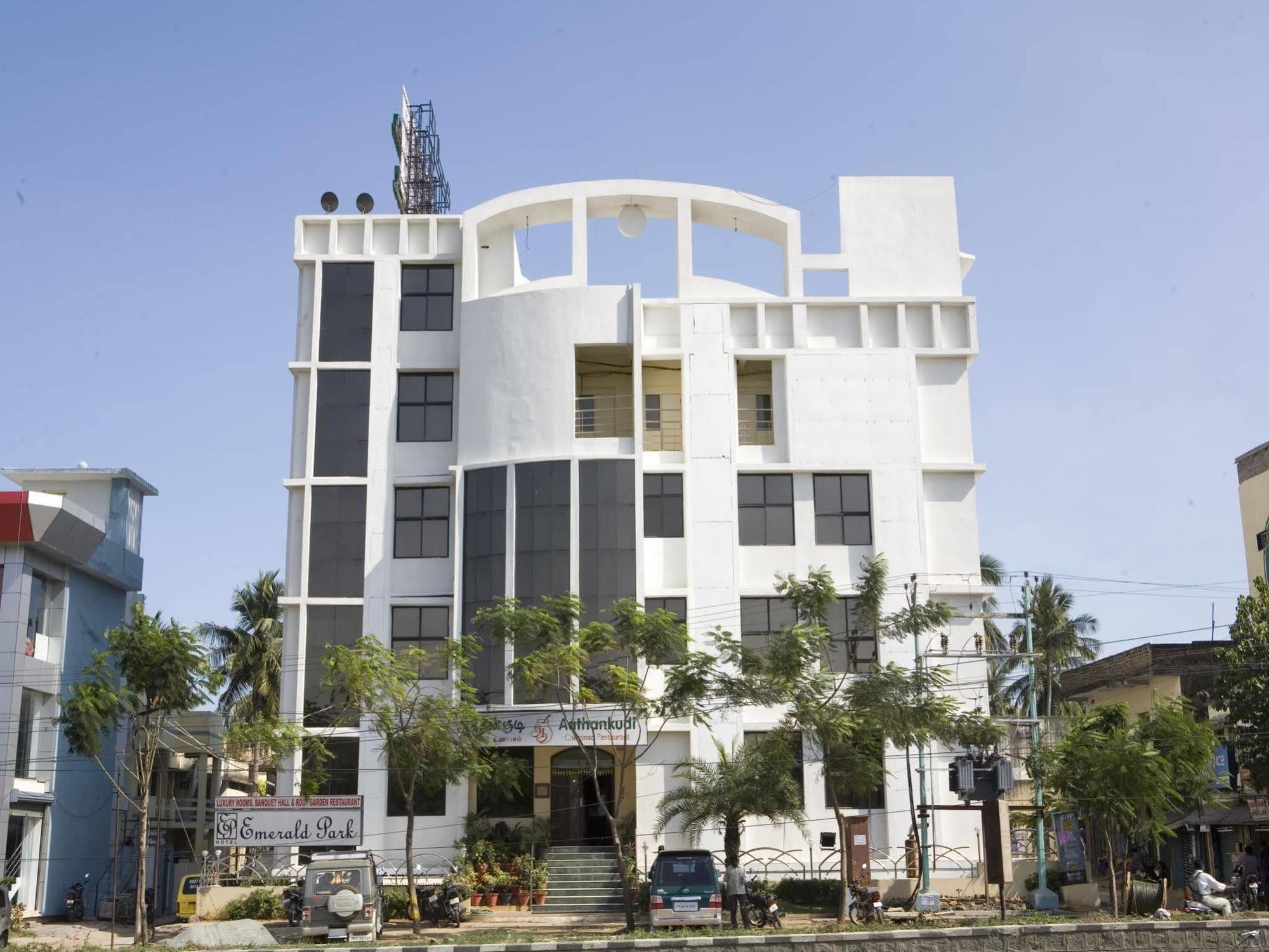 Hotel Emerald Park Chennai Extérieur photo